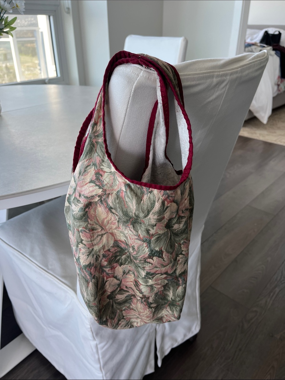 Vintage Floral Tapestry Shoulder Bag with Burgundy Trim